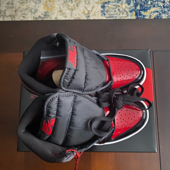 AIR JORDAN 1 High (Patent Leather) - Picture 3 of 4